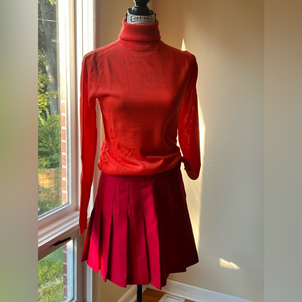 Velma Costume from Scooby Doo! Halloween time is right around the corner. ❤️🎃🧡